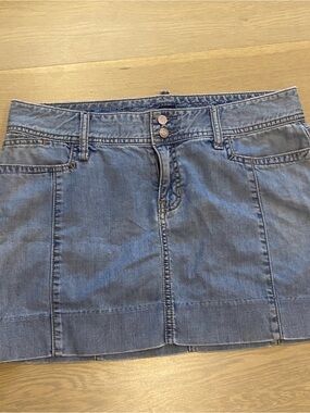 Gap Denim Mini Jean Skirt in Light Blue - Size 6